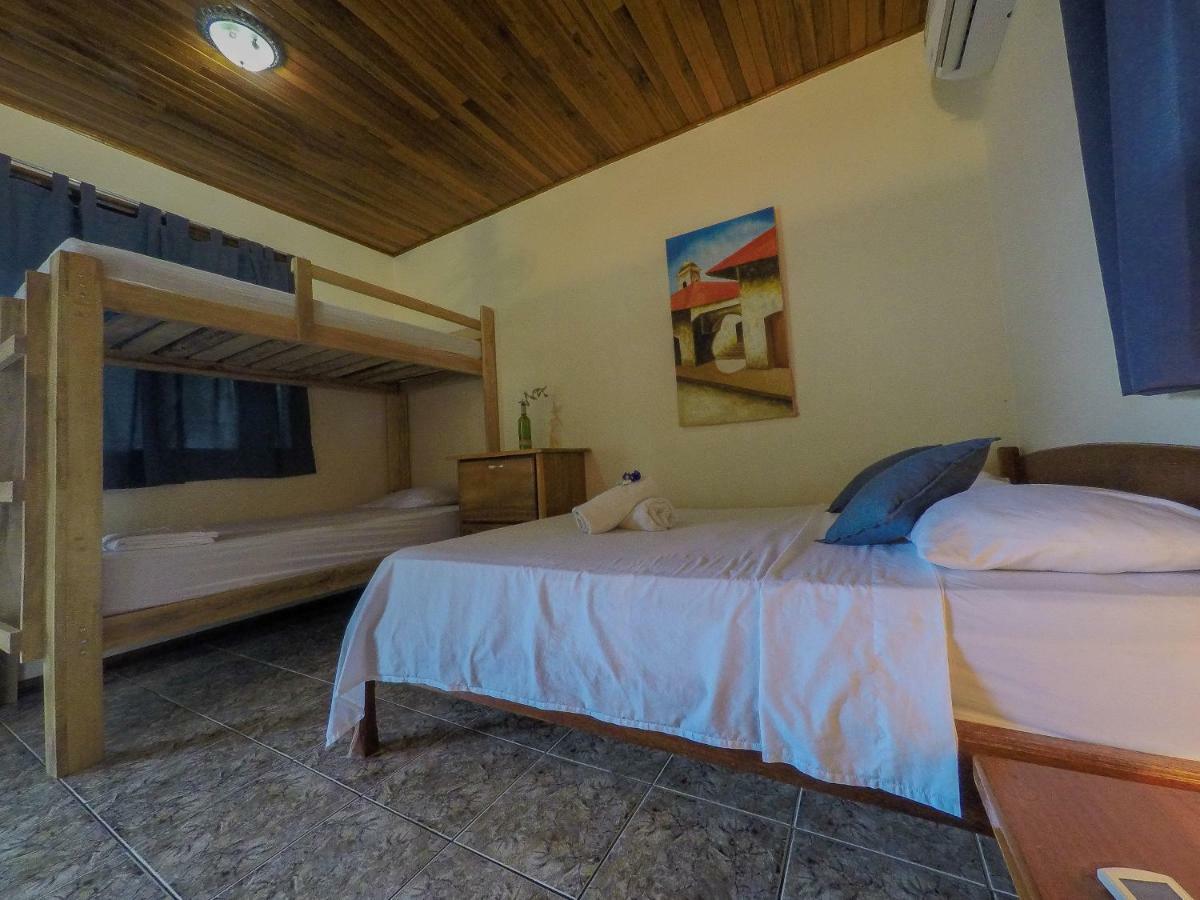 Cocobolo Surf Hotel & School Playa Santa Teresa  Экстерьер фото